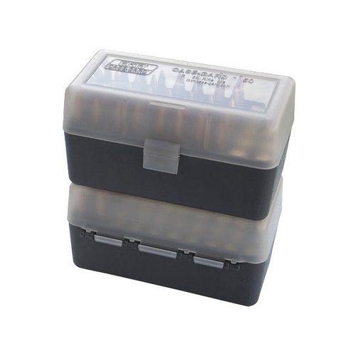 Denne Ammo Boxen rommer 50 patroner og har et praktisk Flip-Top design, perfekt for 223, 204 Ruger og 6x47, i klart/svart materiale for enkel oversikt.
