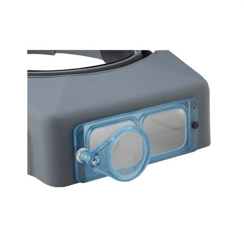 OPTILOUPE fra OPTIVISOR festes enkelt til din OptiVISOR, gir opptil 6X forstørrelse og kan vippes bort når den ikke er i bruk.