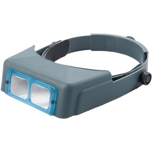 OPTIVISOR med justerbar hodebånd gir komfort og presisjon, veier bare 4 oz, passer over briller, og har optiske glasslinser for klarere syn.