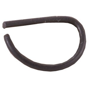 TRIGGER GUARD PIN SPRING fra BENELLI U.S.A. sikrer pålitelig ytelse og kompatibilitet med flere modeller som R1, M2 og Super Black Eagle.