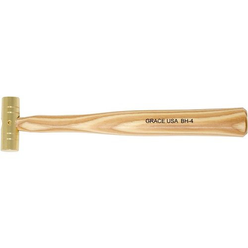 GUNSMITH'S BRASS HAMMER fra Grace USA har solid messingkonstruksjon, ergonomiske hickory-håndtak og presis balanse, ideell for gunsmithing uten skader.