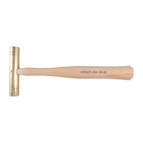 Grace USA Gunsmith's Brass Hammer er laget av solid messing med ergonomisk hickory-håndtak, perfekt for presisjonsarbeid uten å skade delene.