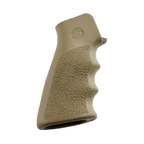 HOGUE AR-15 PISTOL GRIP gir en komfortabel, non-slip overflate med ortopedisk design, fiberglasskjerne og gummidekke som reduserer sjokk og slitasje.