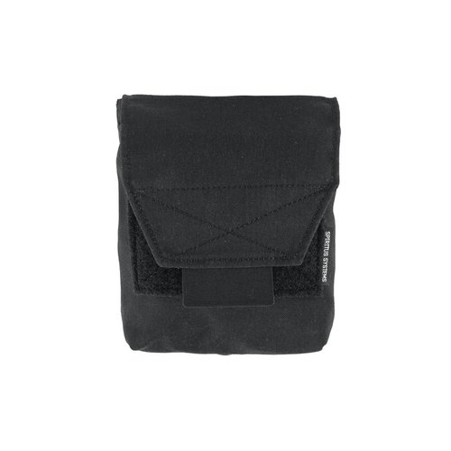 JSTA Pouch er en plassbesparende løsning med to rom, kompatibel med Spiritus Systems inserts, og kan festes på belter eller MOLLE for enkel tilgang.