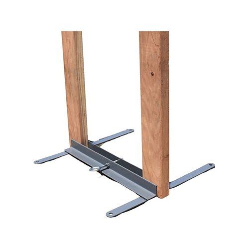 METAL FOLDING TARGET STAND fra BIRCHWOOD CASEY har et sammenleggbart design, 20" bredde, og 4 stakehull for stabilitet i vind. Enkel å transportere og lagre.
