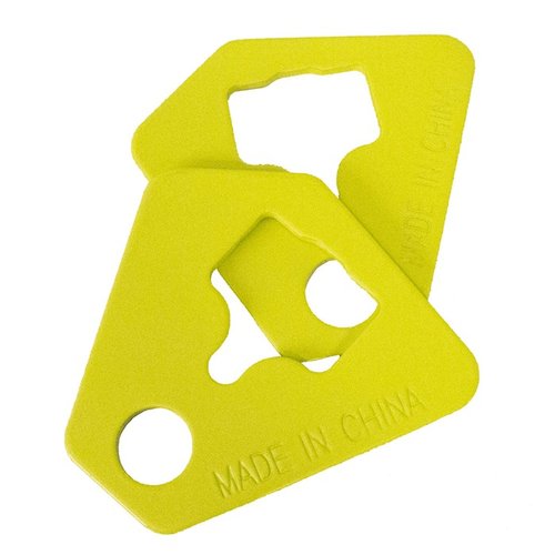 SME T-Post Metal Target Hanger er laget av 1/8" stål, enkel å sette opp og ta ned, og gir mulighet for å henge ulike stålmål på en T-Post.