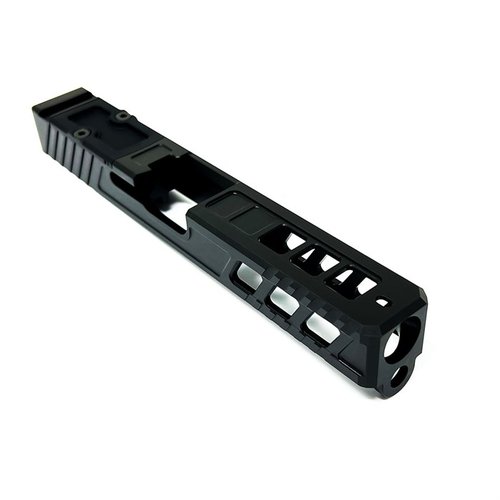 MARKSMAN V4 Slide for Glock 17 Gen 3 er laget av herdet 17-4 rustfritt stål, med RMR-mønster, for Trijicon RMR/SRO eller Holosun 507, og QPQ Nitride-finish.