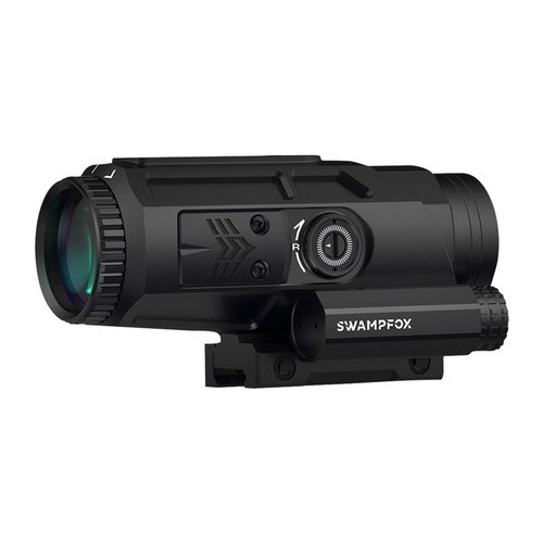 Saber 5x prism scope tilbyr en imponerende 10-graders synsvinkel, rask overgang fra 1x til 5x, og robust konstruksjon med rød eller grønn belysning.