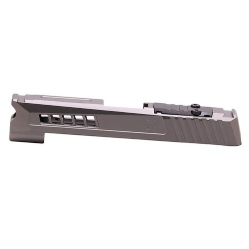 AXIOM SLIDE med RMR-kutt for SIG SAUER P365XL, laget av 17-4ph Certified Steel, med aggressive frontserrasjoner og flere finishalternativer.