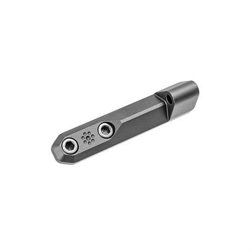 Arisaka Inline Scout Pro Mount gir optimal posisjonering for Surefire Scout Light Pro, er enkel å installere og motstår vridning med sitt triangulære design.