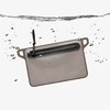 DAKA Waterproof Window Pouch er 100% vanntett med YKK® glidelås, 550 paracord trekk, og gjennomsiktig vindu for enkel innholdsgjenkjenning.