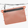 DAKA Waterproof Window Pouch er 100% vanntett med YKK-glidelås, robust konstruksjon og gjennomsiktig vindu for enkel innholdsgjenkjenning. Perfekt for verdifulle eiendeler.