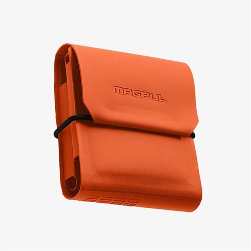DAKA Ammo Sleeve gir jegere en kompakt og sikker måte å oppbevare opptil 10 patroner på, med robust DAKA-materiale og lav lydsignatur.