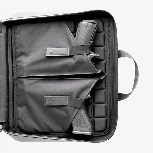 DAKA Double Pistol Case beskytter og transporterer dine pistoler med to romslige lommer, åtte magasinholdere og vanntett YKK® AquaGuard® glidelås.
