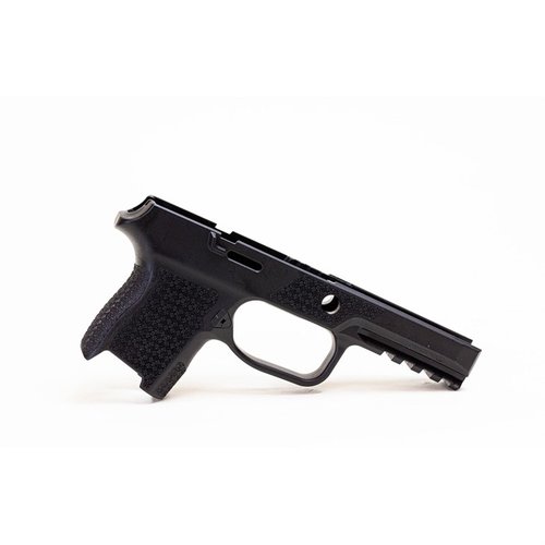 Amend2® S300™ Hybrid Grip Module gir mulighet for enkel overgang mellom Sig Sauer® P320® og P365® magasiner, med full-size tilbehørs skinne og livstidsgaranti.