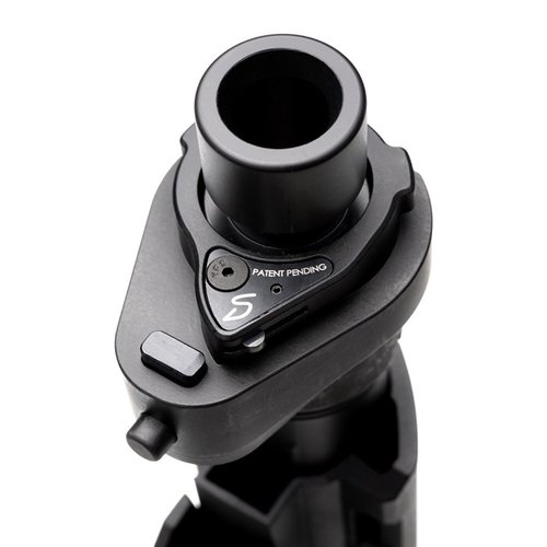 RAB-AD hurtig festebrakettadapter gir enkel montering og demontering av kolbe på sekunder, laget av lett 7075 aluminium for optimal holdbarhet.