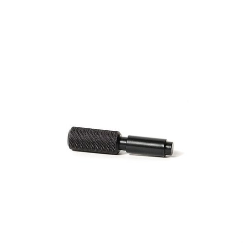 KDG Enhanced Stribog Charging Handle er stor, svart og grippy, med en overdimensjonert knurling for rask boltmotorkontroll og en slitesterk ståldesign.