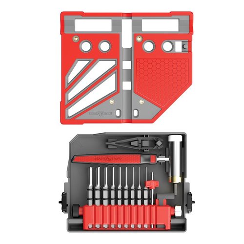 MASTER BENCH BLOCK PRO KIT gir deg 18 herdet stålpunshere, ergonomisk hammer og Smart-Block Clamps for presis og sikker jobbing med våpen.