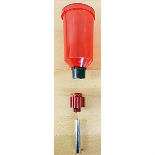 Deluxe Auto-Drum Update Kit fra LEE PRECISION gir en forbedret opplevelse med en rød anodisert swivel adapter, som hever måleren for lange dies og gir bedre grep.