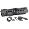 AR-15 COMBAT T-SERIES håndbeskytteren er laget av 6061 aluminium, har MIL-STD 1913 Picatinny-skinner og gir en monolitisk look med to QD sling-fester.