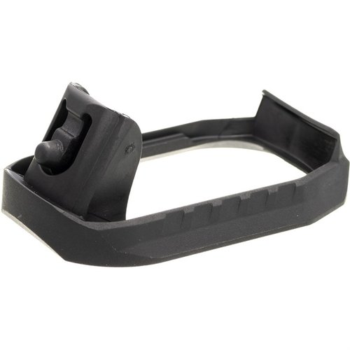 SCT 17 magwell for Glock 17 gir raskere magasinbytter og bedre grep, med en skruløs design for enkel installasjon og en solid følelse.