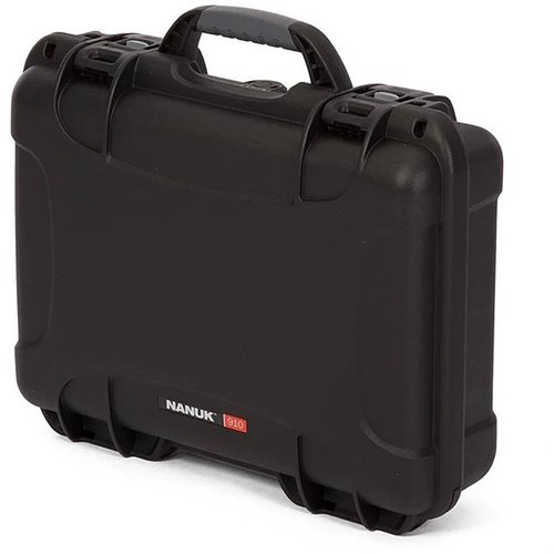 NANUK 910 er en vanntett, uknuselig hard case med PowerClaw-låsesystem, perfekt for å beskytte våpen, kameraer og elektronikk under tøffe forhold.