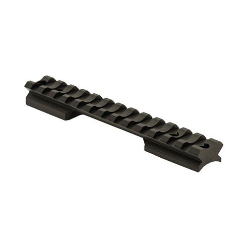 Nightforce standard duty scope bases gir en solid og rimelig løsning for å feste kikkertsikte på Remington 700, laget av aluminium og hardanodisert.