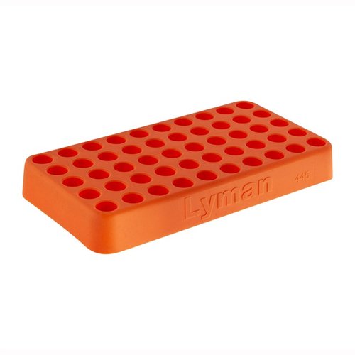 Lyman Custom-Fit Loading Block er laget av slitesterk polymer, rommer 50 patroner og finnes i seks størrelser fra .338 til .615 kaliber for optimal tilpasning.