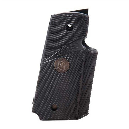 SIGNATURE GRIPS fra PACHMAYR gir et sikkert grep med sin unike wrap-around design og front strap checkering, laget av slitesterk Neoprene gummi.