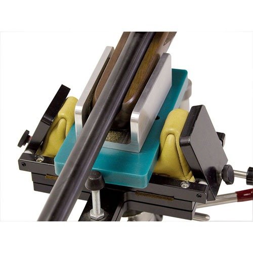 Forend Benchrest Adaptor konverterer raskt nesten enhver stok til en benchrest-stok uten modifikasjoner, med justerbare sideplater og beskyttelse av kork.