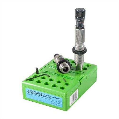 Redding Type S Match Bushing Full Die Set gir deg presis full lengde resizing med justerbare bushings for optimal hals spenning og en konkurransedyktig seating die.