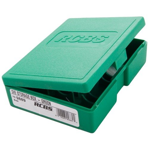 RCBS Green Die Box tilbyr en robust og praktisk oppbevaring for dine dies, som beskytter dem mot skader og holder dem organisert for effektiv bruk.