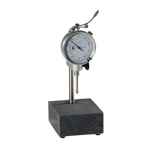 SINCLAIR Bullet Sorting Stand med dial indicator gir rask og nøyaktig sortering av kuler, med en tung og flat granittbase for stabilitet på arbeidsbenken.