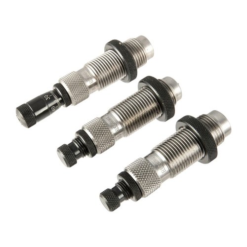 Redding Premium Deluxe Die Set gir presisjon med Carbide Size button for enkel resizing og Bullet Micrometer Seating Die for nøyaktig justering av kuledybde.
