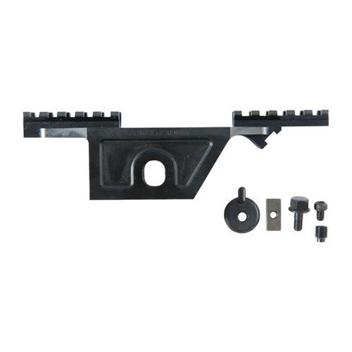 SCOPE MOUNT i stål for M1A 4. generasjon gir en solid og pålitelig plattform for sikte, perfekt tilpasset .308 kaliber for optimal presisjon.