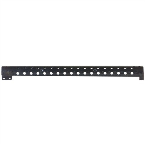 TACSTAR SHOTGUN BARREL SHROUD beskytter hendene dine mot varme med et lett, ventilerende design som enkelt festes til 12-gauge hagler uten permanente endringer.